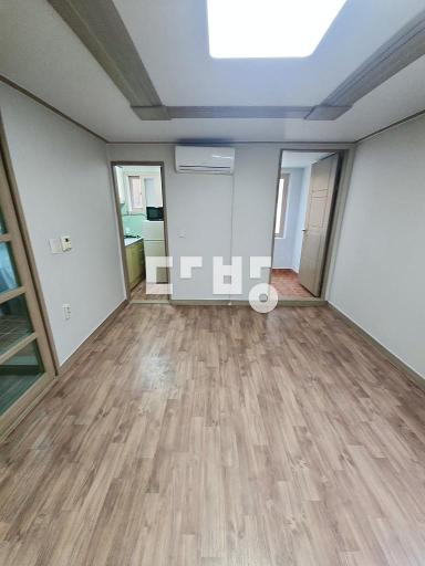 Apartment in 곡반정동 - View 2