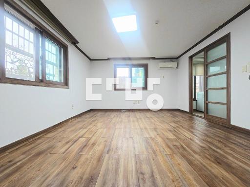 객리단길v한옥마을근접v엘베v넓은구조v채광좋음v깨끗깔끔v옵션좋음v탁트인뷰v - View 2