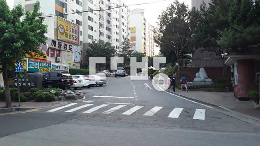 급매 남향 환하고 쾌적함 부분수리 정상입주 - View 2