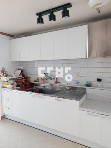 Apartment in 동삼동 - View 3