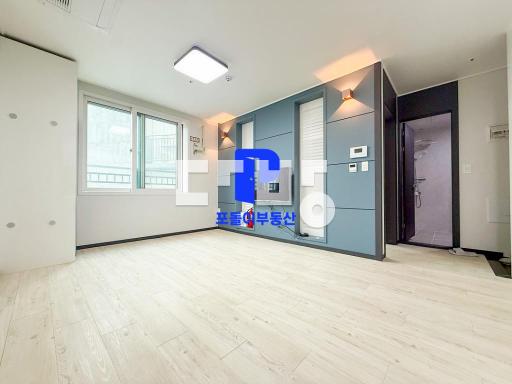 Apartment in 원천동 - View 4