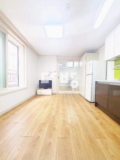 Apartment in 지산동 - View 2
