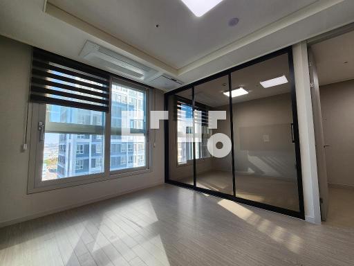Apartment in 성곡동 - View 3