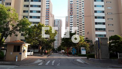 정상입주 2년전 싱크대교체, 최근난방배관 페인트 창틀문틀 필름지 거실장판 - View 2