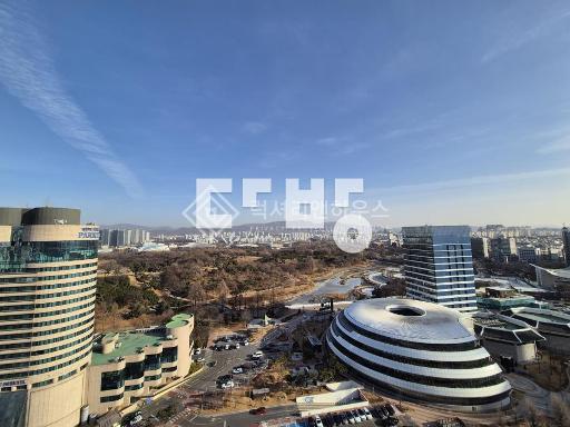 신천동 파크리오 매매 가슴이 편안해진느 올림픽파크뷰를 품은 아파트 매매 - View 2