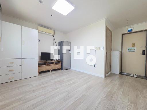 Apartment in 신동 - View 2