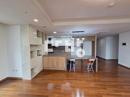 Apartment in 본동 - View 2