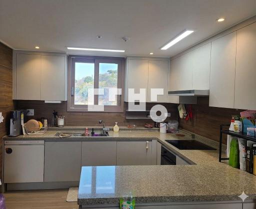 Apartment in 용당동 - View 2