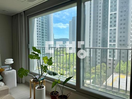 l 먼저보는집 l 74B,급매,주차편한동,에어컨2대,안방붙박이장,입주협의 - View 4