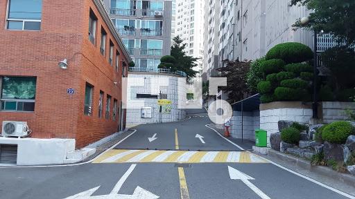 아파트 - View 2