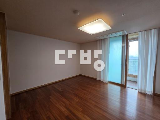 Apartment in 본동 - View 5
