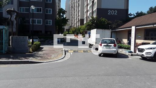 협의후입주 채광좋음 내부상태깨끗함 조용한고 거주환경쾌적함 교통편리 - View 2