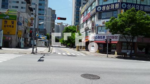 통풍 일조 좋고 전망트임 생활인프라 좋음 지하주차장 연결동 - View 3