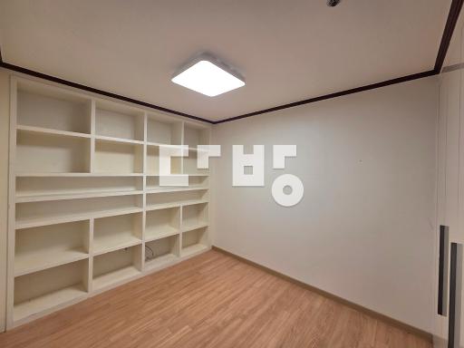 신혼부부 추천, 탁 트인 전망, 자주식주차, 방3, 서일초, 귀한 반전세 - View 3