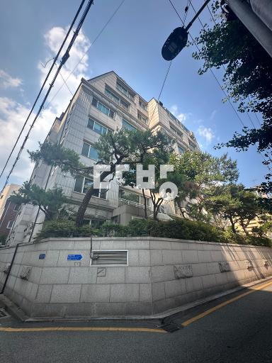 고급형 아파트 서문여고인접 이수역 도보 가능 조용하고 깔끔한 집 - View 3