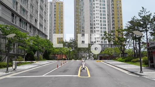Apartment in 내동 - View 2