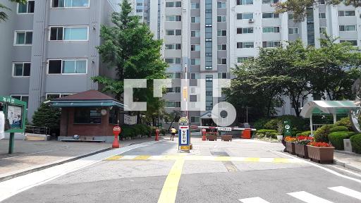 Apartment in 응봉동 - View 2