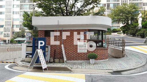 남향의 로얄동,입구동,대단지 아파트,대중교통 5분거리 - View 3