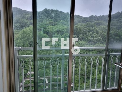 산앞동 공기전망좋음 남향 내부리모델링 거실확장 - View 4