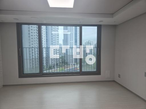 고덕365. 실거주가능. 8월협의입주. 시스템에어컨풀. 중문등 옵션좋은집 - View 2