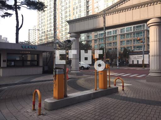 계단공사되어 있는 거실확장된집 - View 2