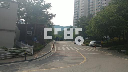 남향의 초입동 로얄동 로얄층으로 올수리 집상태 최상 최고 아파트 매매 - View 2