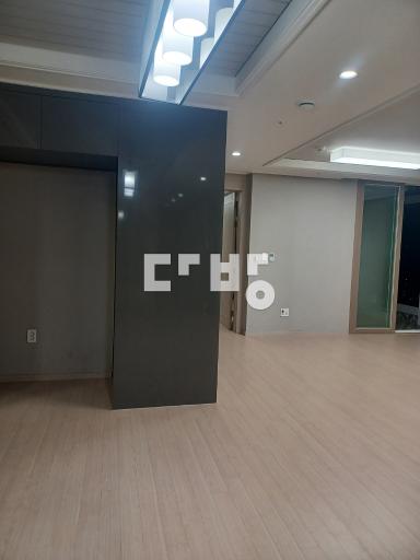 특한강뷰.광폭거실.에4.중문.입주협의 – pohled 2