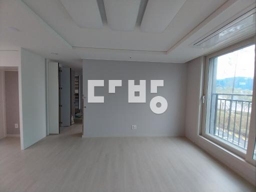 고덕365. 실거주및투자추천. 시스템에어컨4대. 드레스룸. 초중학세권 - View 4