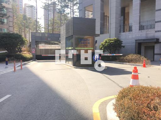 아파트 - View 2