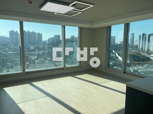 빠른입주가 조정가 최상뷰84B타입 시스템에어컨4  새집컨디션 파노라마뷰 - View 2