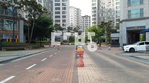 뷰가 멋진 사계절을 다 한눈에  로얄층 편의시설 학교 등 가까움 - View 2