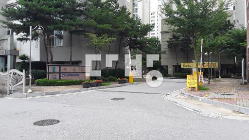 Apartment in 문막읍 - View 2