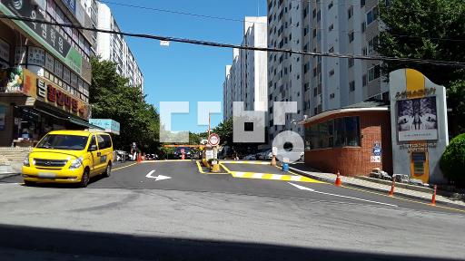 Apartment in 복천동 - View 3