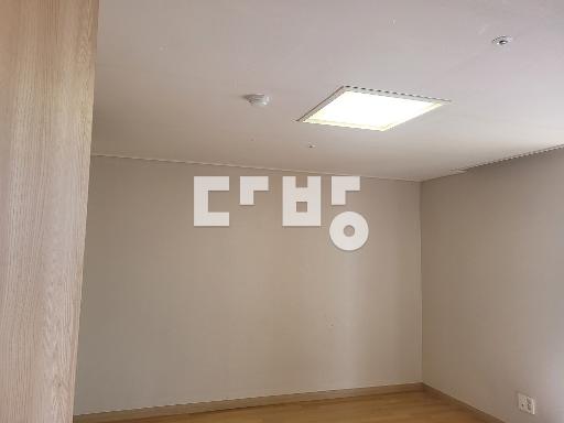공실, 귀한 월세 매물, 공개공로 트인 전망 좋은 집입니다. - View 3