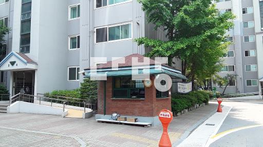 Apartment in 응봉동 - View 3