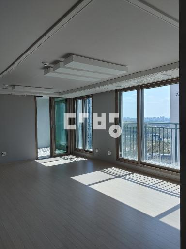 풍경 l 10월입주협의 l 방3 l 중문 l 폴딩도어 l – pohled 2
