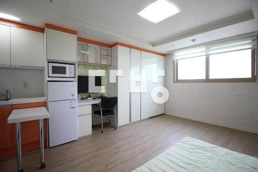 Apartment in 봉명동 - View 2