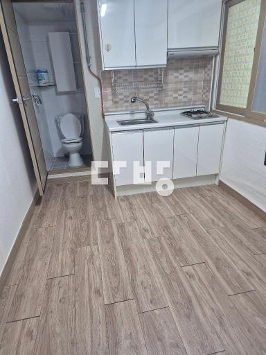 Apartment in 아주동 - View 4