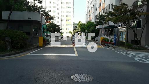 주인세대,정상,작은방1개,거실확장,화장실수리,씽크대교체 했어요 - View 2