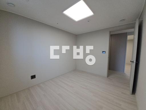 현장공인,마피5천 84A판상형타입. 중앙정원 편하게 감상할 수 있는 집 - View 2