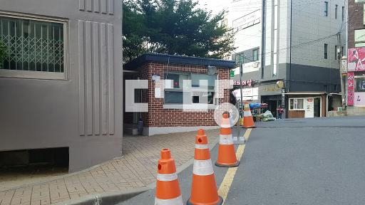 앞동,남향, 이사협의,샤시외 수리한번한집,일조,조망좋아요 - View 2