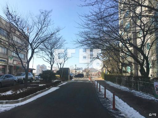 입주협의가능, 남향, 학교 도서관인접 조용한동 - View 3