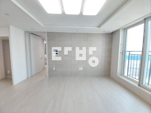 고덕365. 실거주및투자추천. 시스템에어컨4대. 드레스룸. 초중학세권 - View 2