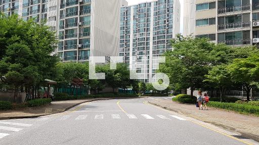 Apartment in 신곡동 - View 3