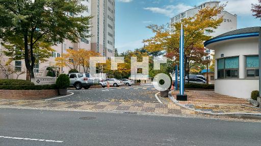 Apartment in 만촌동 - View 2