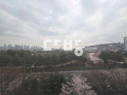 Apartment in 본동 - View 3