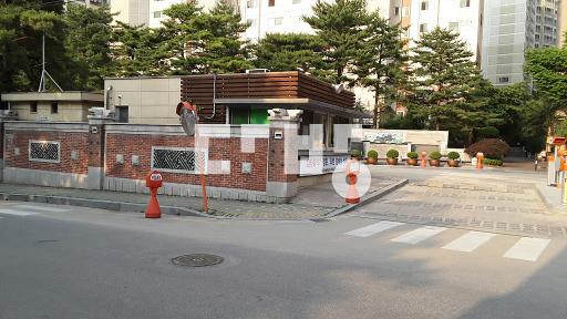 정상입주 비확장형 정남향 8호선초인접  생활편리동  트인조망 - View 2