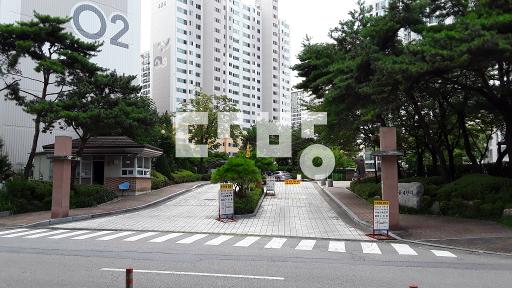 뻥트인뷰 채광 주인거주 관리잘된집 성복역 도보이용 가능 생활편리 - View 2