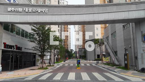 알파룸세대 중문시공 내부깔끔 매매가 조정가능 - View 3