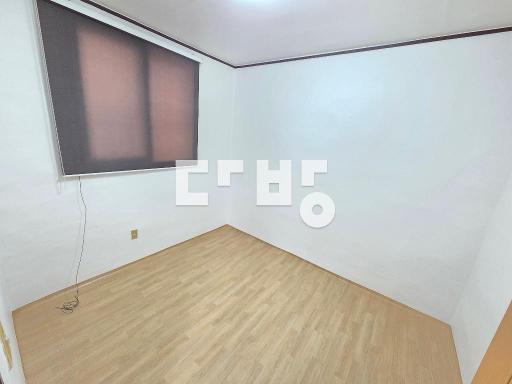 II 용호동 II 도배,장판 내부 수리 한 깔끔한 투룸 - View 3